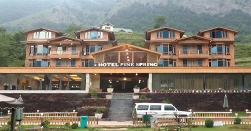 Hotel Pine Spring Gulmarg Exterior foto