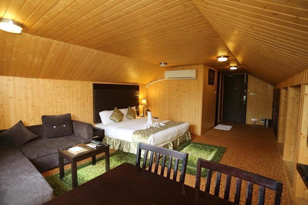 Hotel Pine Spring Gulmarg Exterior foto