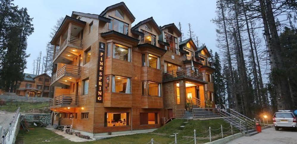 Hotel Pine Spring Gulmarg Exterior foto